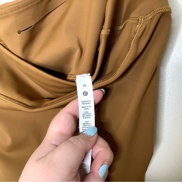 < Lululemon Base Pace High-Rise Running Tight size 20 > - Picture 6 of 6